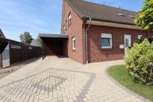 Außenansicht / Carport